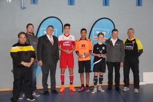 ausgezeichnete Spieler (U 15) v.l. Armando Akgün (JFG 3 Schlösser-Eck), Keanu Schöneich (JFG Obere Vilseck), Jonas Holmborn (SC Eltersdorf)